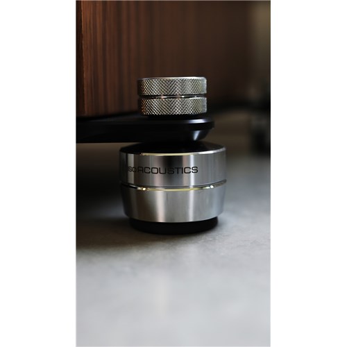 019A0085 Synchrony T800 IsoAcoustics feet_1080x1920